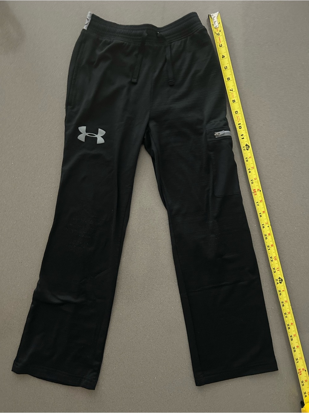 Under Armour Black Athletic Track Pants Boys Size YXS…